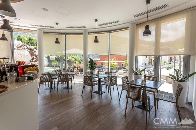 Luxury 1 Bedroom Apartment With Cozy Garden D2-2 In Morinj 科托尔 外观 照片