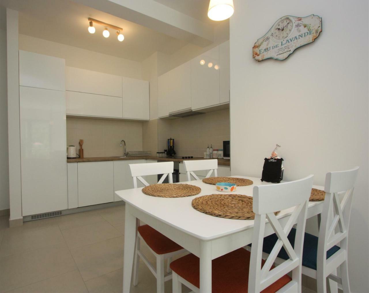 Luxury 1 Bedroom Apartment With Cozy Garden D2-2 In Morinj 科托尔 外观 照片